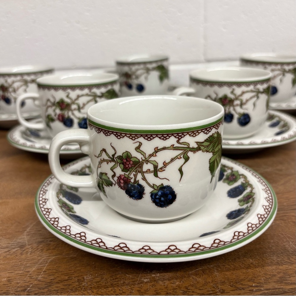 Set of 6 Goebel Bavaria West Germany Brombeere Cup and Saucers